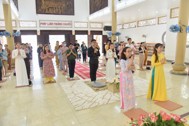 Wedding Ceremony at the pagoda