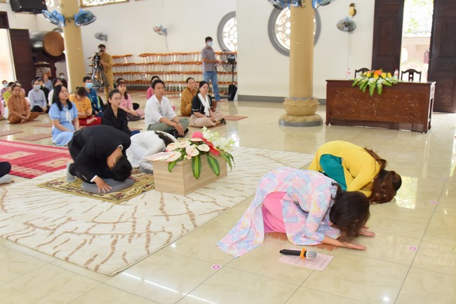 Wedding Ceremony at the pagoda