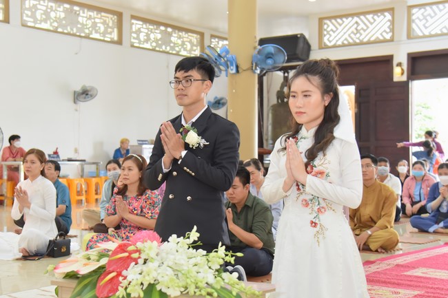 Wedding Ceremony at the pagoda