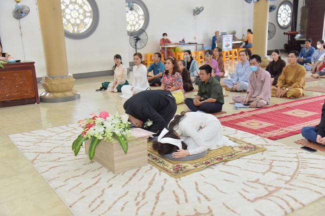 Wedding Ceremony at the pagoda
