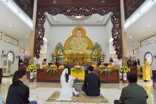 Wedding Ceremony at the pagoda