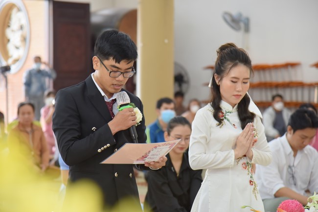 Wedding Ceremony at the pagoda