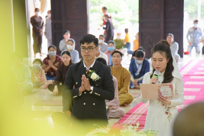 Wedding Ceremony at the pagoda