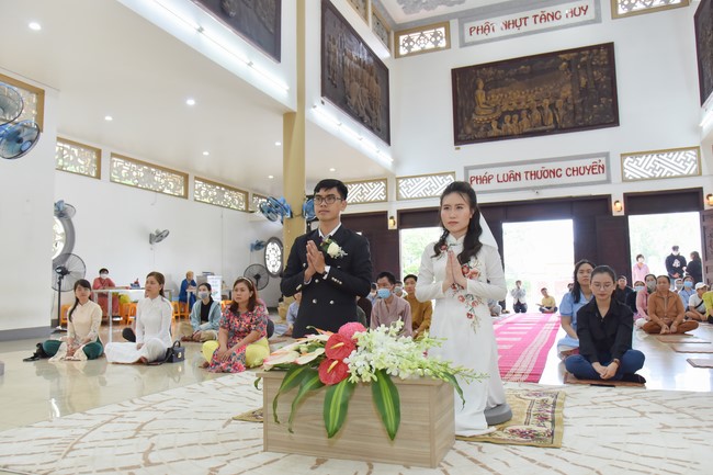 Wedding Ceremony at the pagoda