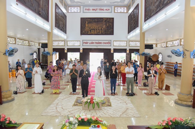 Wedding Ceremony at the pagoda