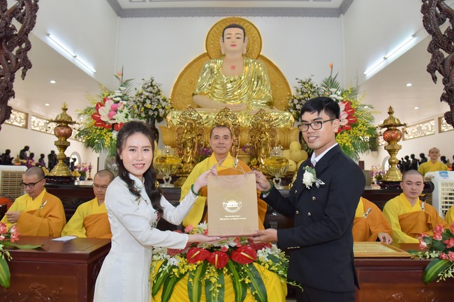 Wedding Ceremony at the pagoda