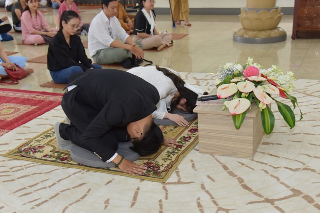 Wedding Ceremony at the pagoda