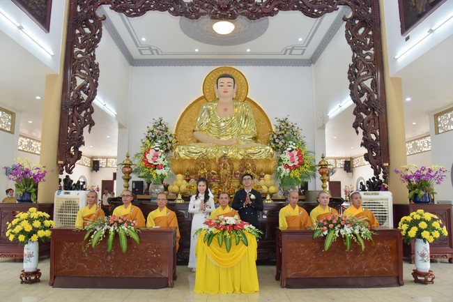 Wedding Ceremony at the pagoda