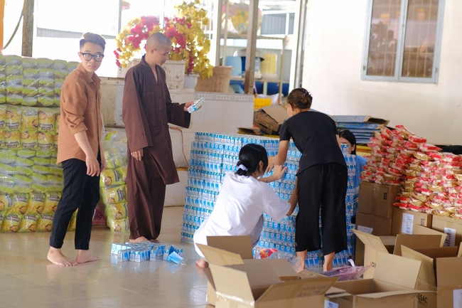 The Full Moon Giving Kids at An Huong Pagoda, An Giang
