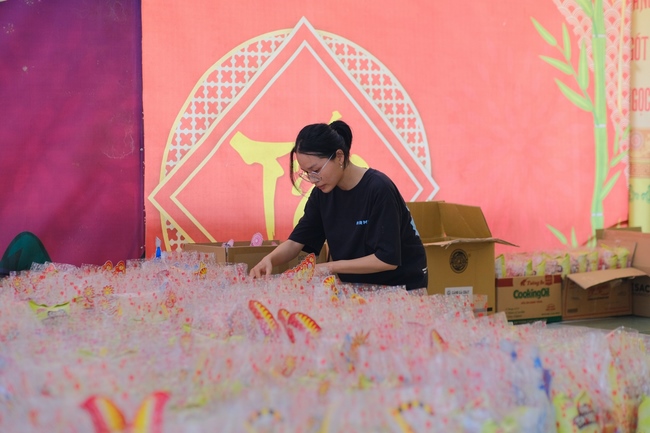 The Full Moon Giving Kids at An Huong Pagoda, An Giang