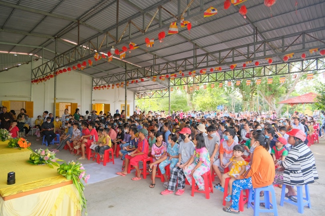 The Full Moon Giving Kids at An Huong Pagoda, An Giang