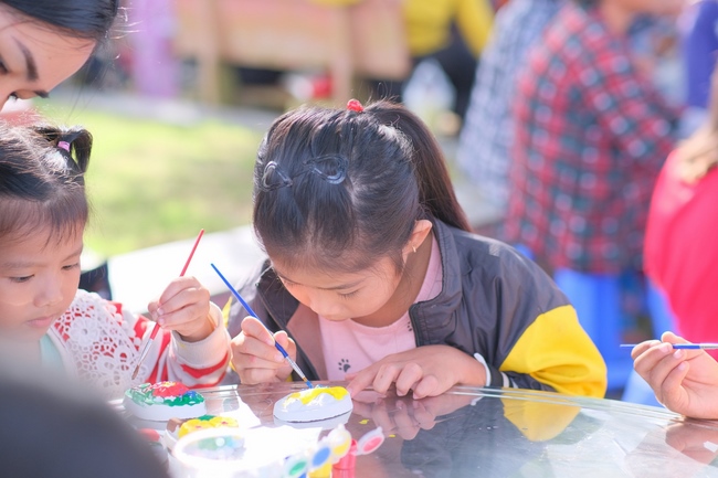 The Full Moon Giving Kids at An Huong Pagoda, An Giang