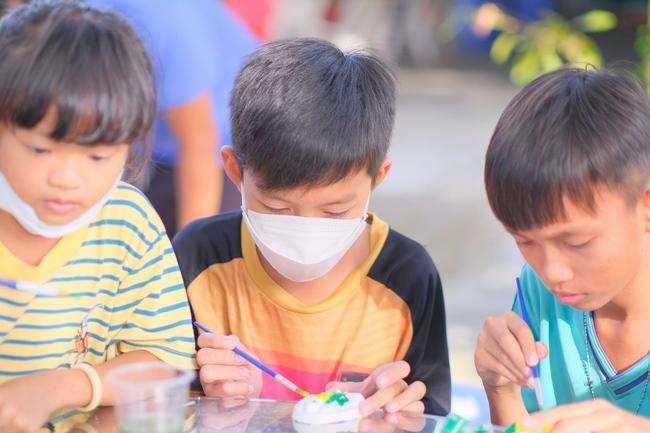 The Full Moon Giving Kids at An Huong Pagoda, An Giang