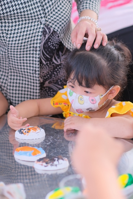 The Full Moon Giving Kids at An Huong Pagoda, An Giang