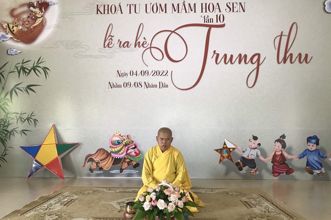 The 10th Lotus seeds Sowing Retreat at Dong Cao Pagoda