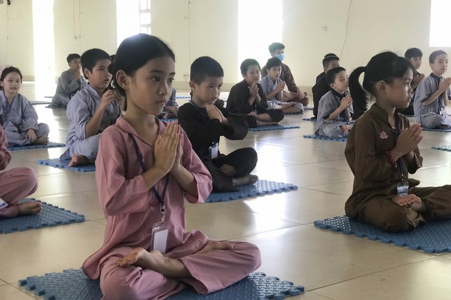 The 10th Lotus seeds Sowing Retreat at Dong Cao Pagoda