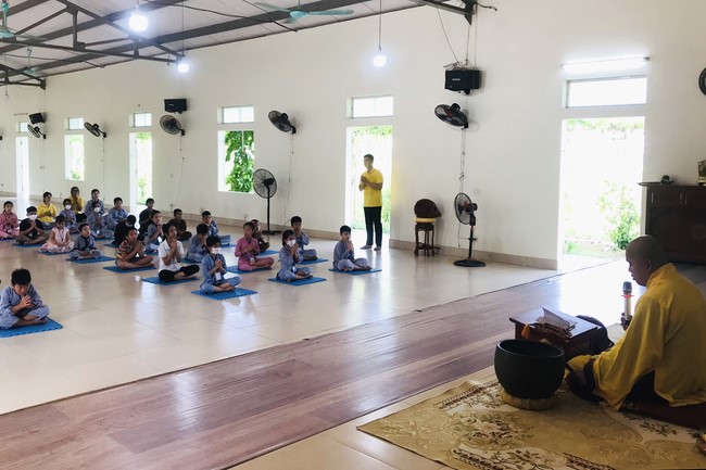 The 10th Lotus seeds Sowing Retreat at Dong Cao Pagoda