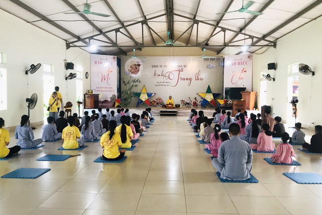 The 10th Lotus seeds Sowing Retreat at Dong Cao Pagoda