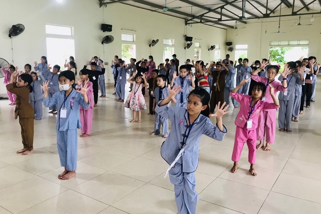 The 10th Lotus seeds Sowing Retreat at Dong Cao Pagoda