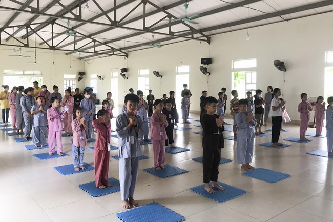 The 10th Lotus seeds Sowing Retreat at Dong Cao Pagoda