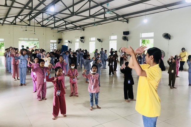 The 10th Lotus seeds Sowing Retreat at Dong Cao Pagoda