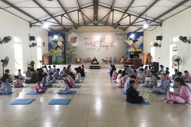 The 10th Lotus seeds Sowing Retreat at Dong Cao Pagoda
