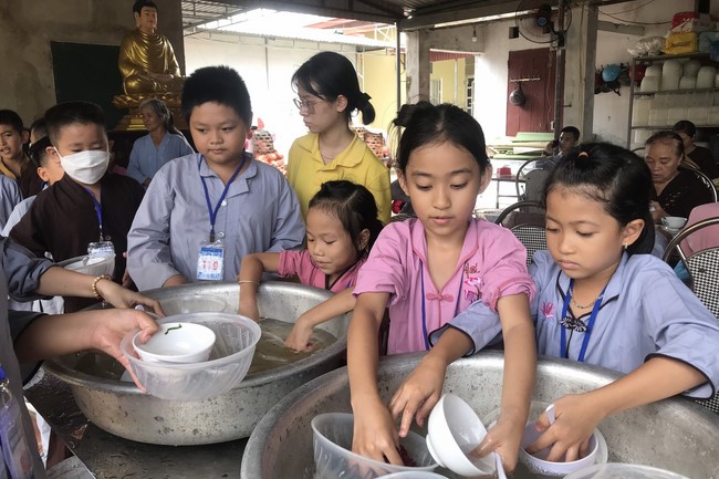 The 10th Lotus seeds Sowing Retreat at Dong Cao Pagoda