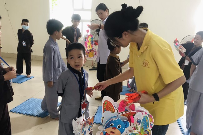 The 10th Lotus seeds Sowing Retreat at Dong Cao Pagoda