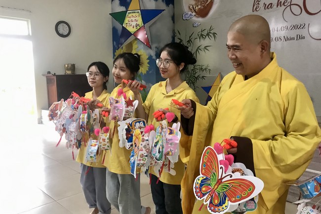 The 10th Lotus seeds Sowing Retreat at Dong Cao Pagoda