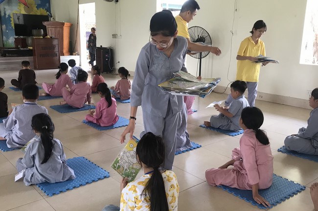 The 10th Lotus seeds Sowing Retreat at Dong Cao Pagoda