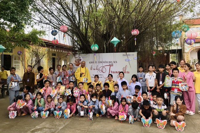 The 10th Lotus seeds Sowing Retreat at Dong Cao Pagoda