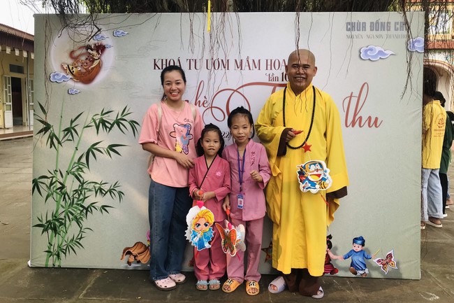 The 10th Lotus seeds Sowing Retreat at Dong Cao Pagoda