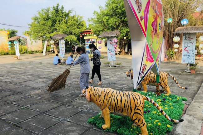 The 10th Lotus seeds Sowing Retreat at Dong Cao Pagoda