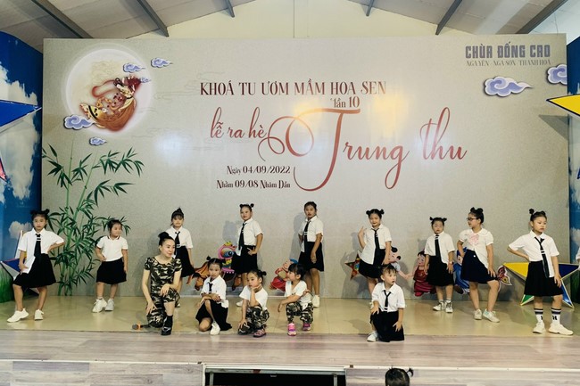 Mid-Autumn Festival at Dong Cao Pagoda- Thanh Hoa