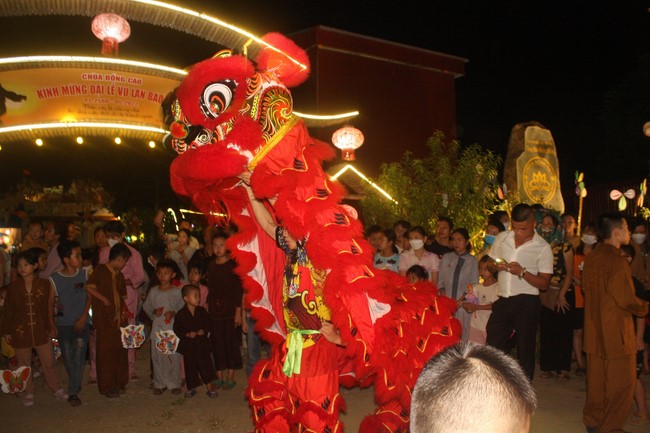 Mid-Autumn Festival at Dong Cao Pagoda- Thanh Hoa