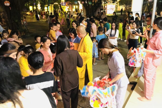Mid-Autumn Festival at Dong Cao Pagoda- Thanh Hoa