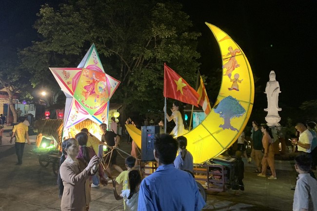 Mid-Autumn Festival at Dong Cao Pagoda- Thanh Hoa
