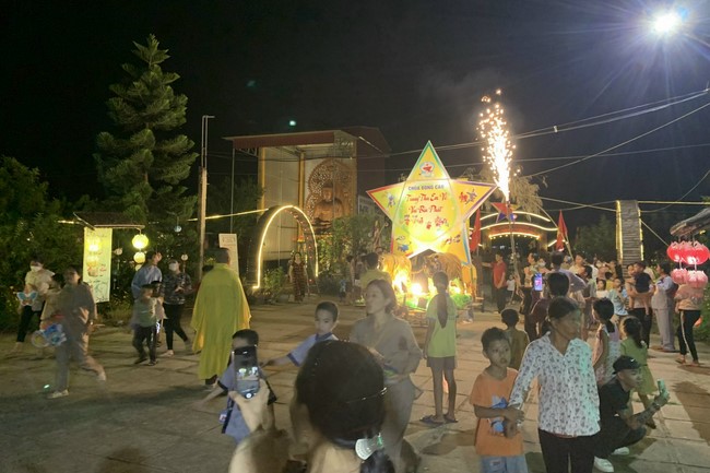 Mid-Autumn Festival at Dong Cao Pagoda- Thanh Hoa