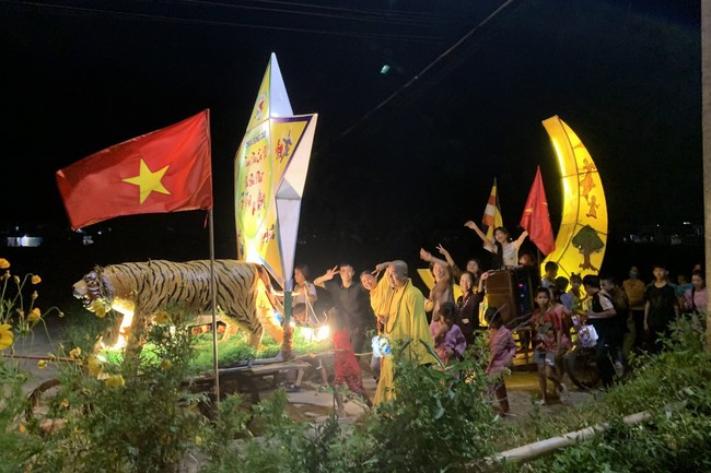 Mid-Autumn Festival at Dong Cao Pagoda- Thanh Hoa