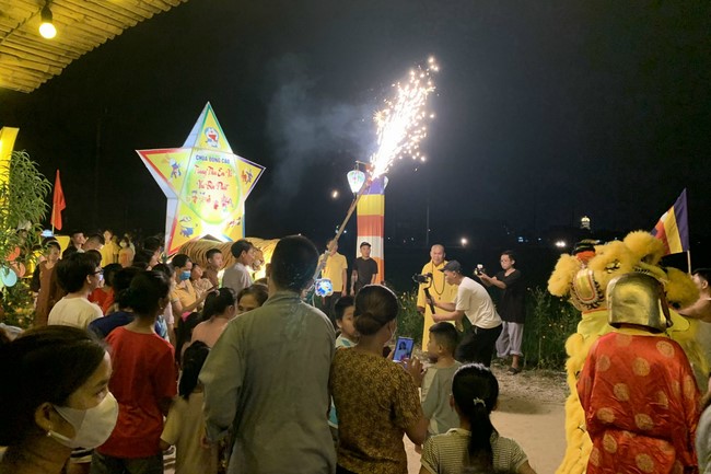 Mid-Autumn Festival at Dong Cao Pagoda- Thanh Hoa