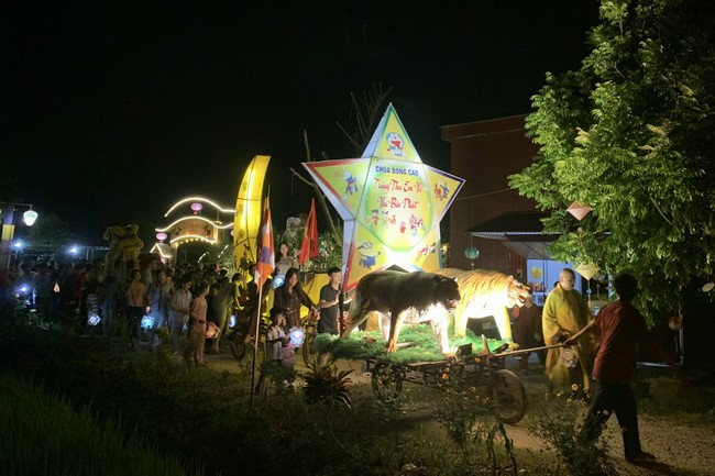 Mid-Autumn Festival at Dong Cao Pagoda- Thanh Hoa