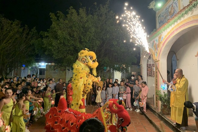 Mid-Autumn Festival at Dong Cao Pagoda- Thanh Hoa