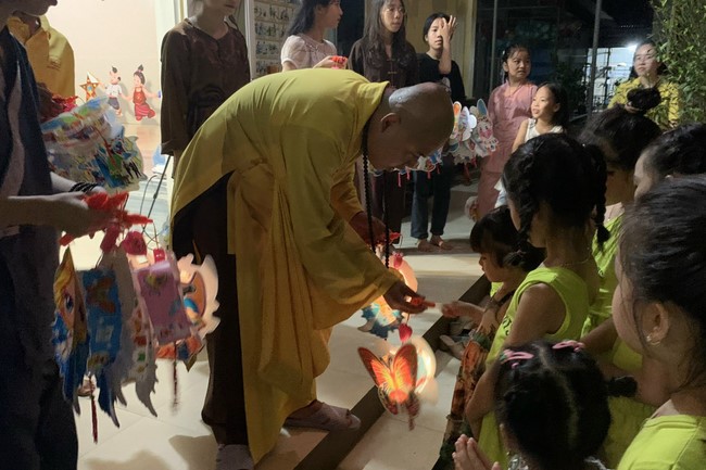 Mid-Autumn Festival at Dong Cao Pagoda- Thanh Hoa