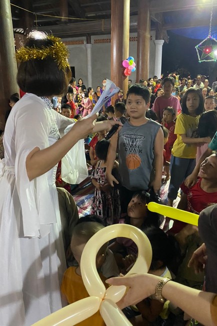 Enjoy the Full Moon Festival at Van Dai Phuoc Pagoda, Ha Tinh