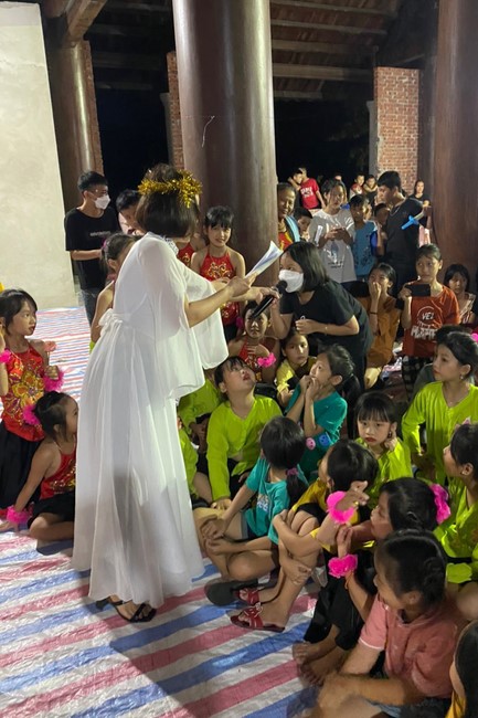 Enjoy the Full Moon Festival at Van Dai Phuoc Pagoda, Ha Tinh