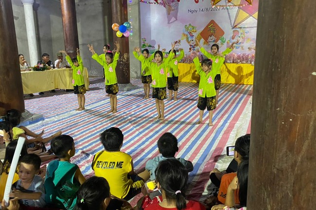 Enjoy the Full Moon Festival at Van Dai Phuoc Pagoda, Ha Tinh