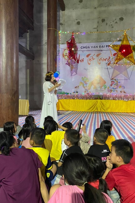 Enjoy the Full Moon Festival at Van Dai Phuoc Pagoda, Ha Tinh