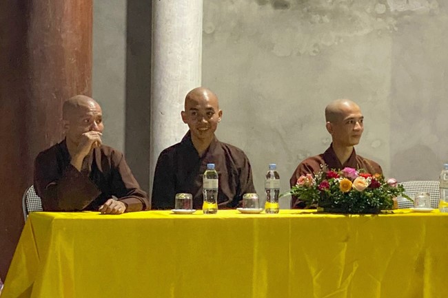 Enjoy the Full Moon Festival at Van Dai Phuoc Pagoda, Ha Tinh