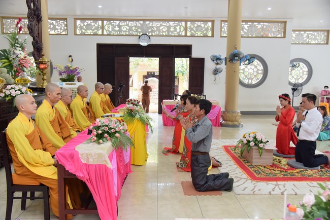 Wedding Ceremony at the pagoda