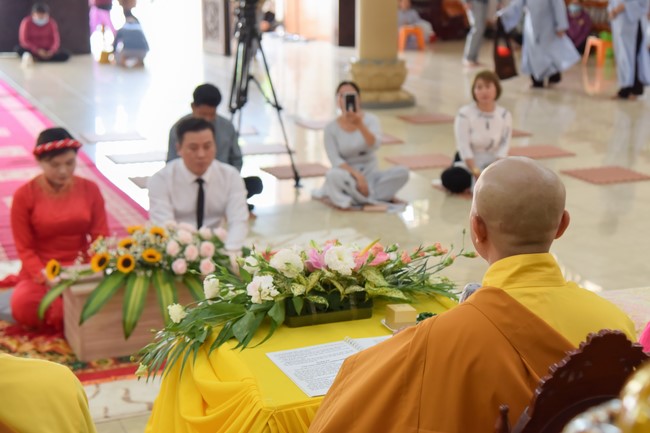 Wedding Ceremony at the pagoda